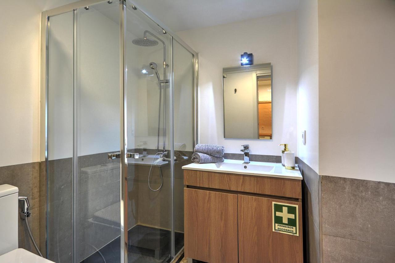 Traditional Apartment With A Terrace, Ac And Fast Internet Lisboa Exteriör bild